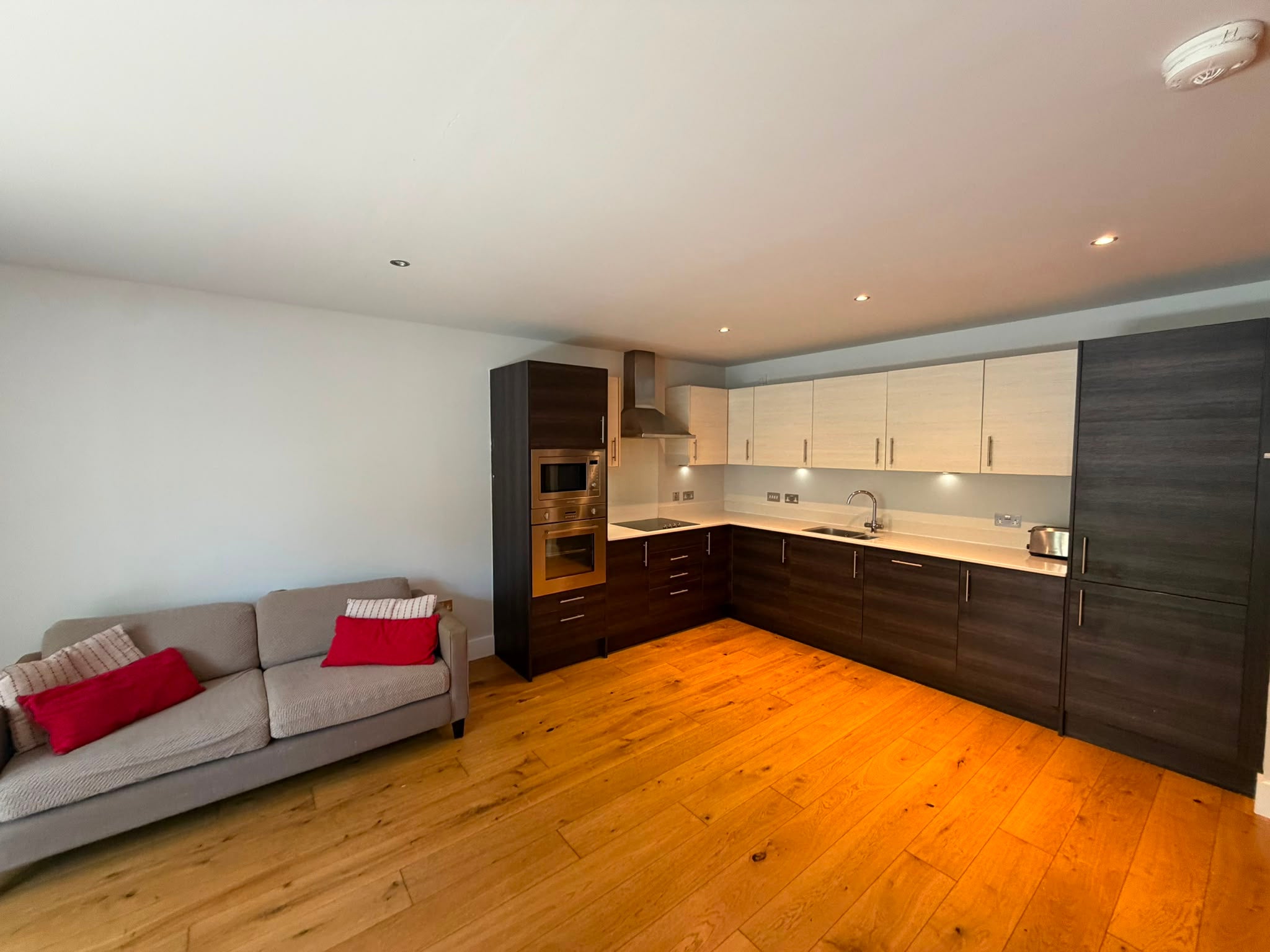 Flat Brandfield Street in City of Edinburgh