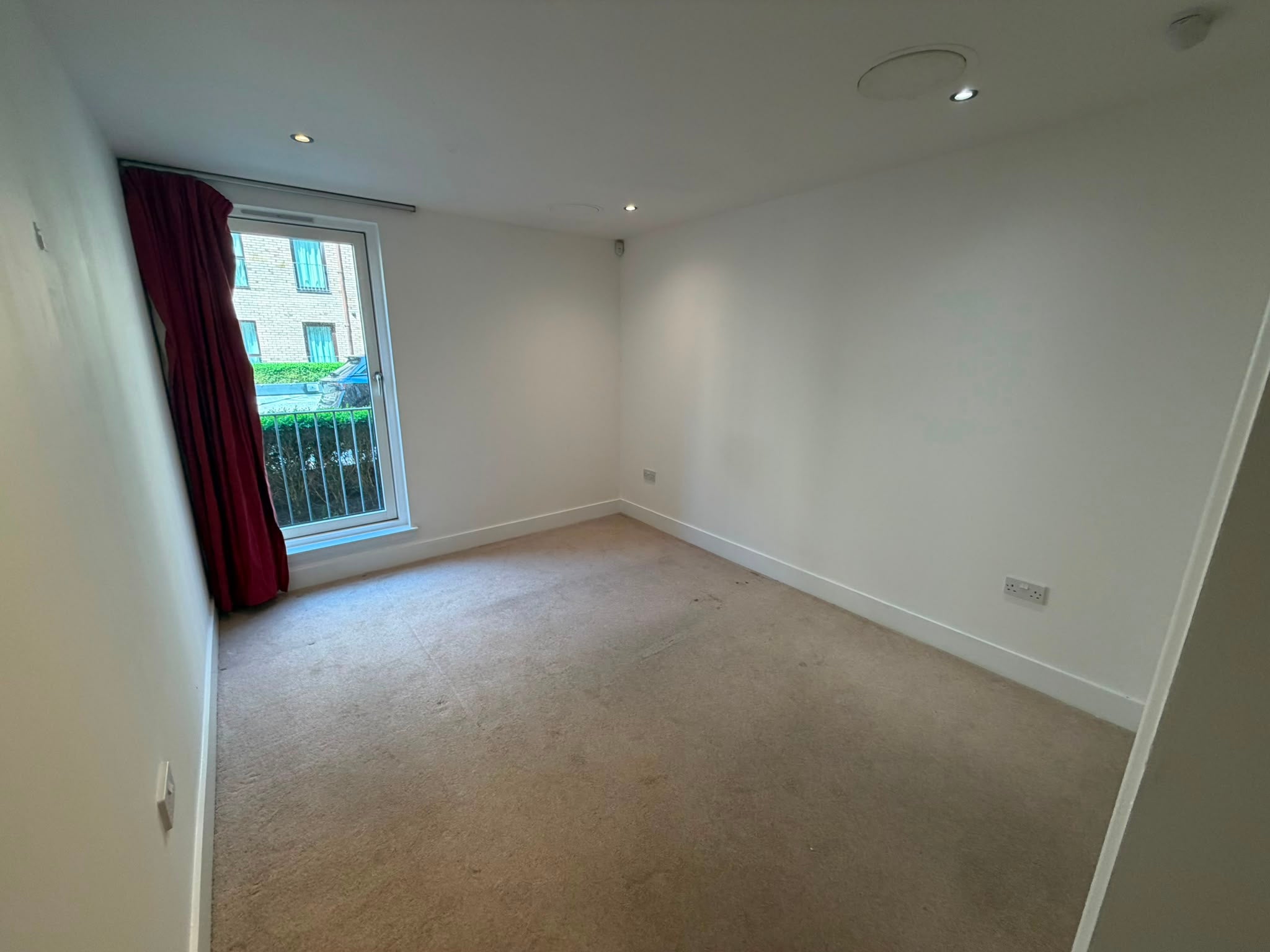 Flat Brandfield Street in City of Edinburgh