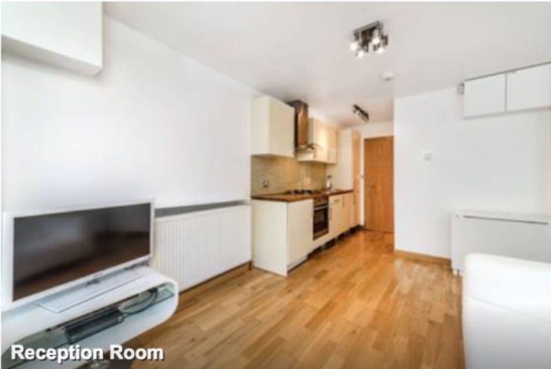 Flat Whitecross Street in Greater London