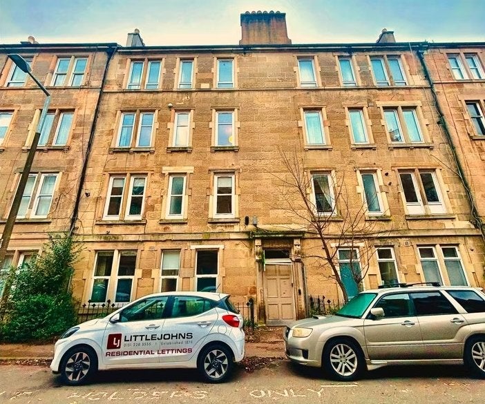 Flat Saughton Mains Gardens in City of Edinburgh