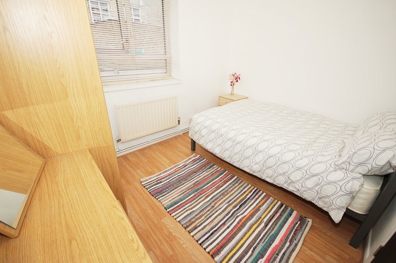 Room Dobson Close in Greater London