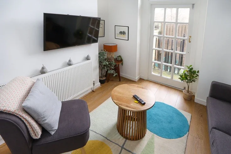 Flat Bartholomew Road in Greater London