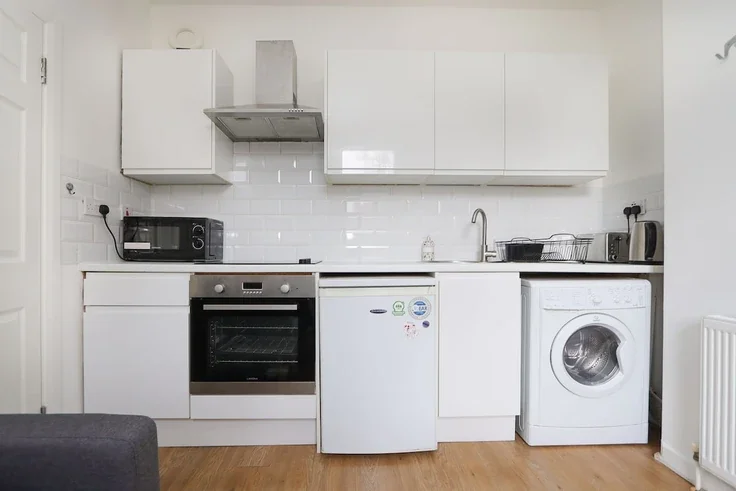 Flat Bartholomew Road in Greater London