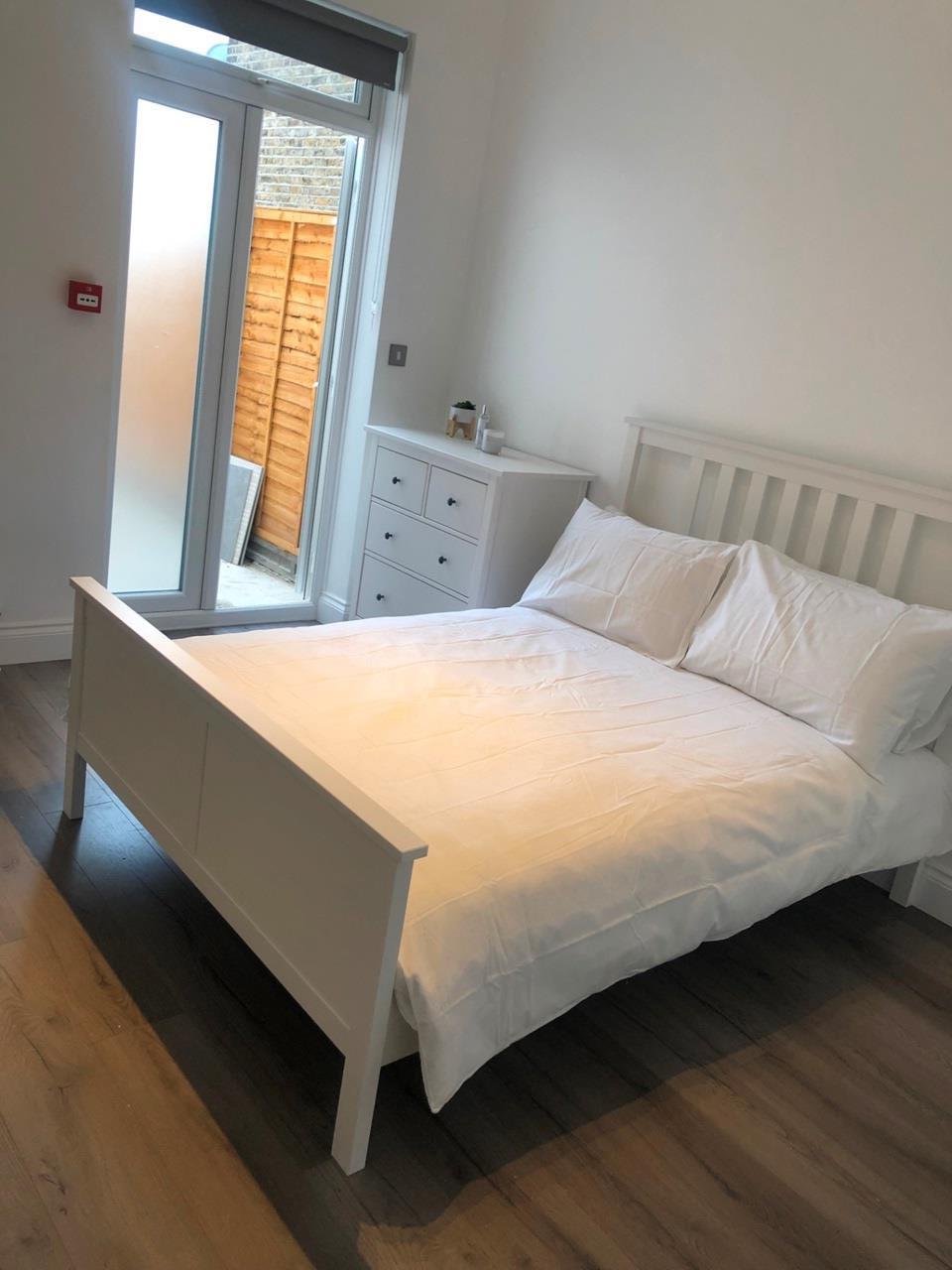 Room Rathfern Road in Greater London