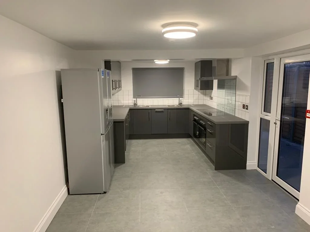 Room Rathfern Road in Greater London