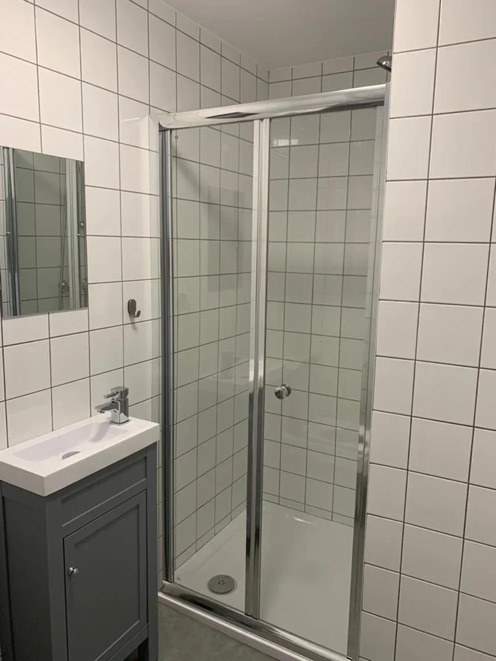 Room Rathfern Road in Greater London