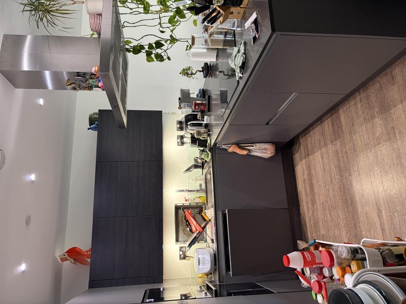 Room Vanguard Way in Greater London