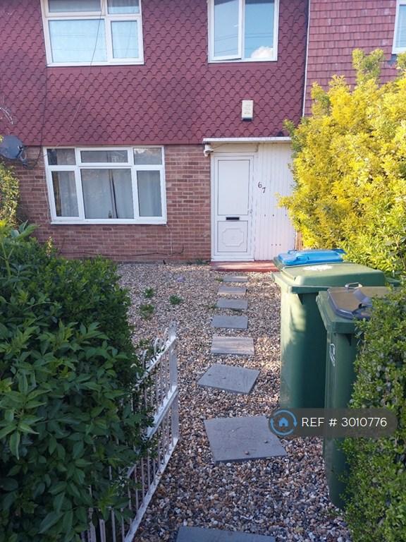Room Boxgrove Road in Greater London