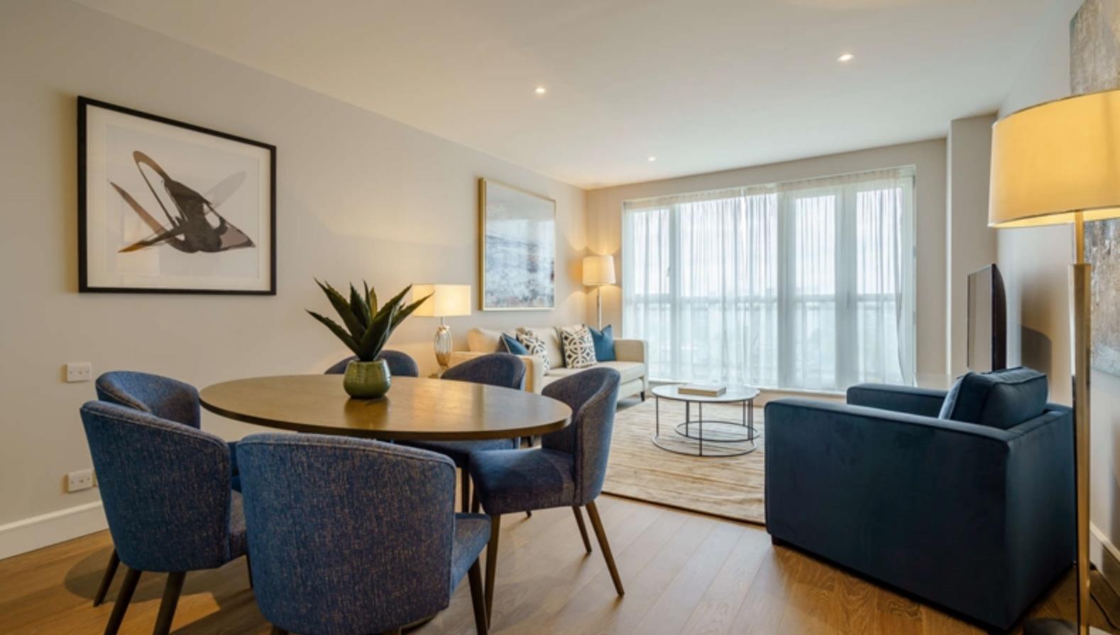 Flat Westferry Circus in Greater London