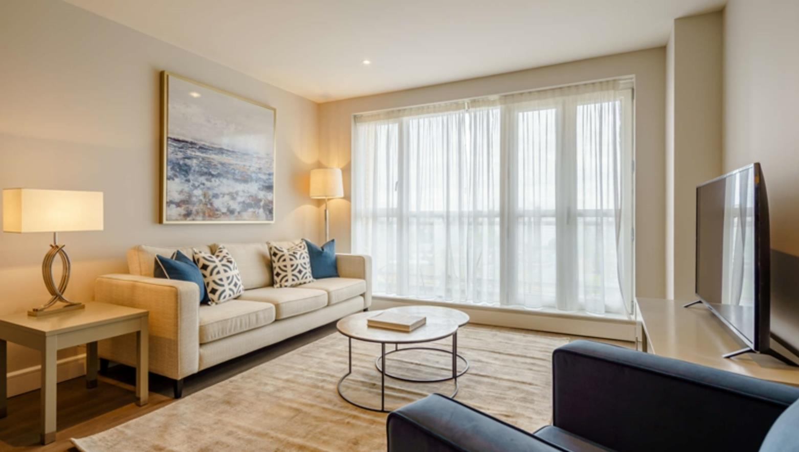 Flat Westferry Circus in Greater London