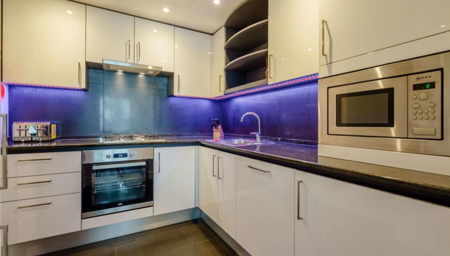 Flat Westferry Circus in Greater London