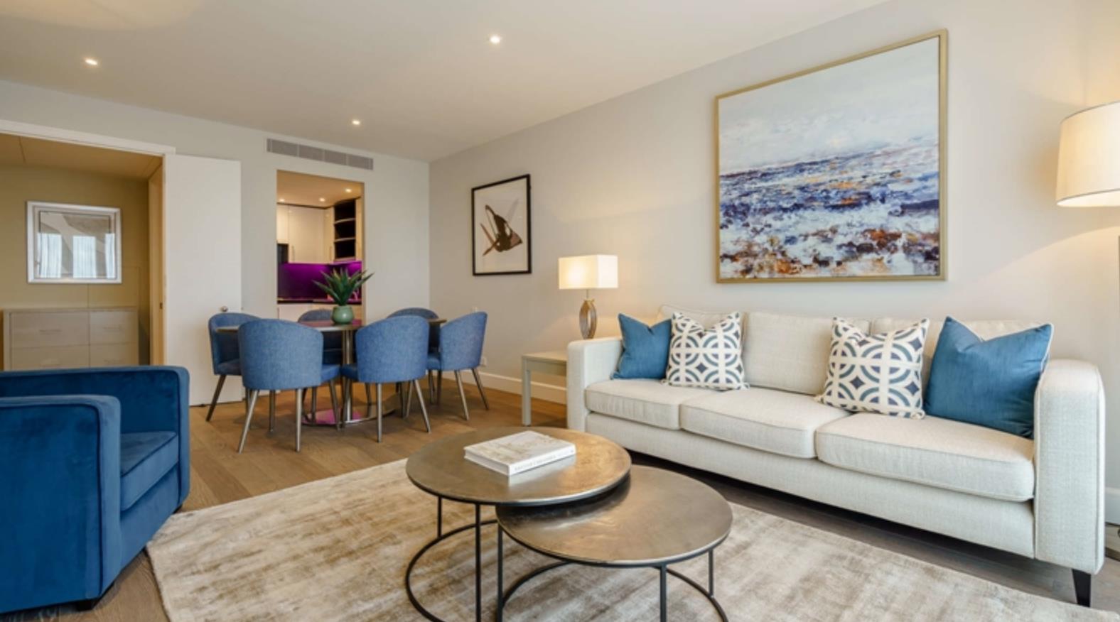 Flat Westferry Circus in Greater London
