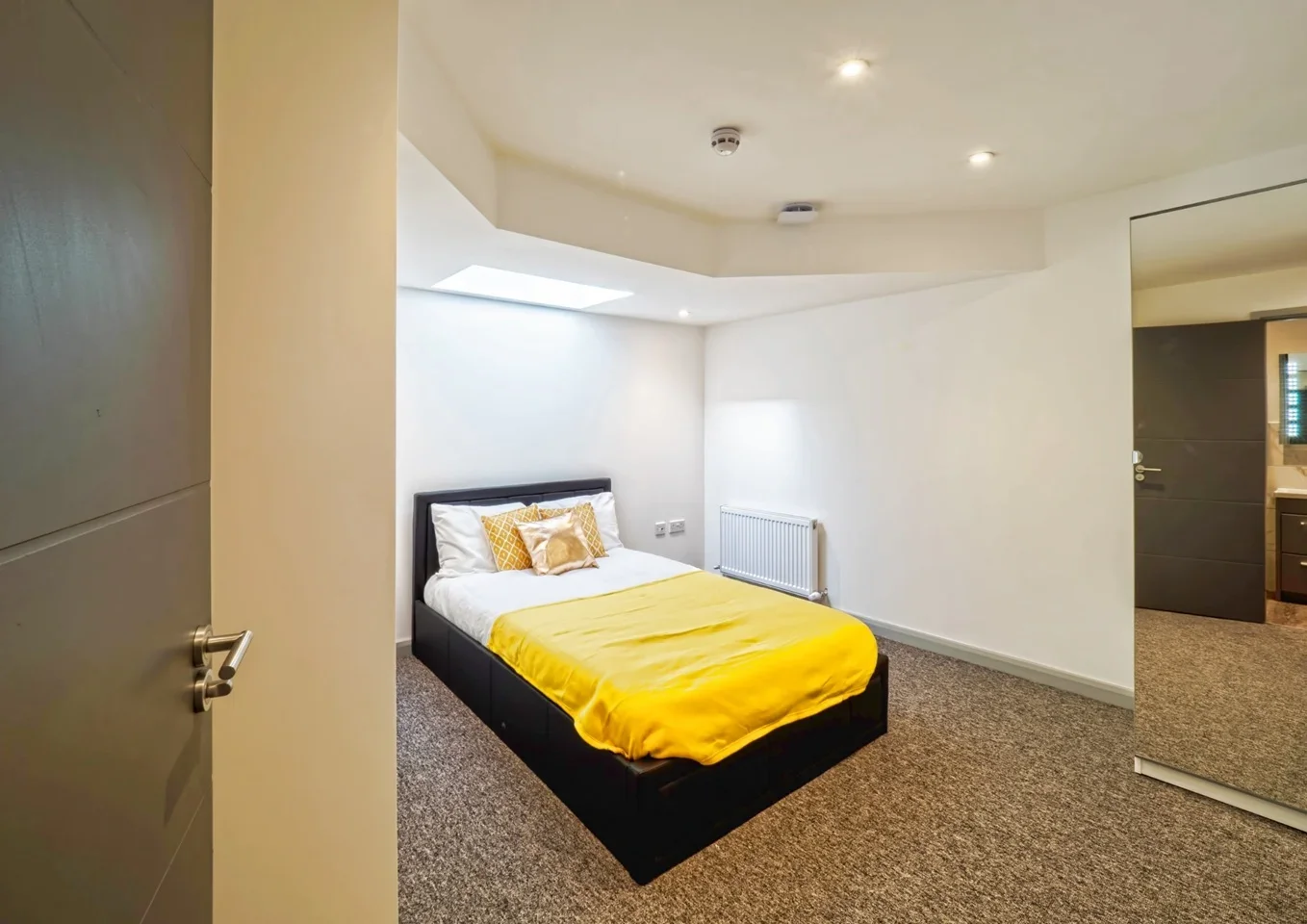 Room Market Street in Watford
