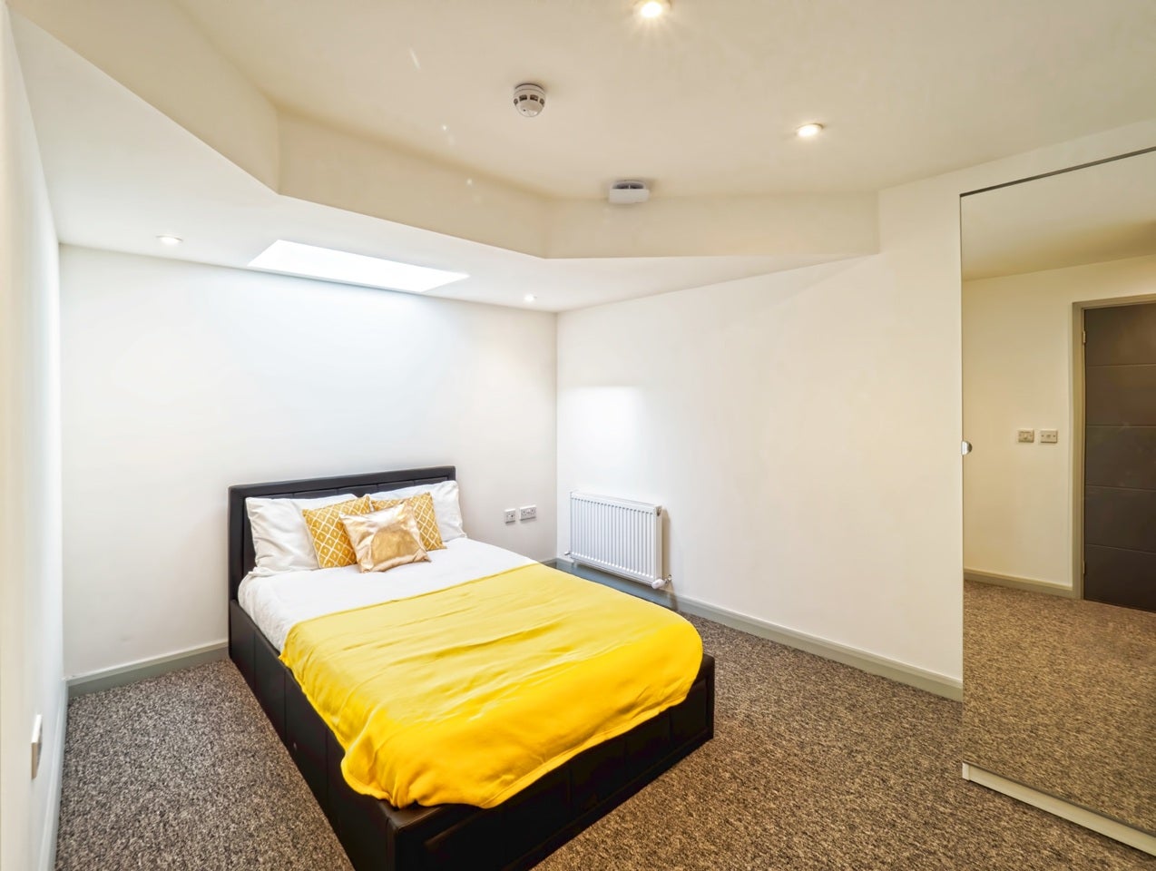 Room Market Street in Watford