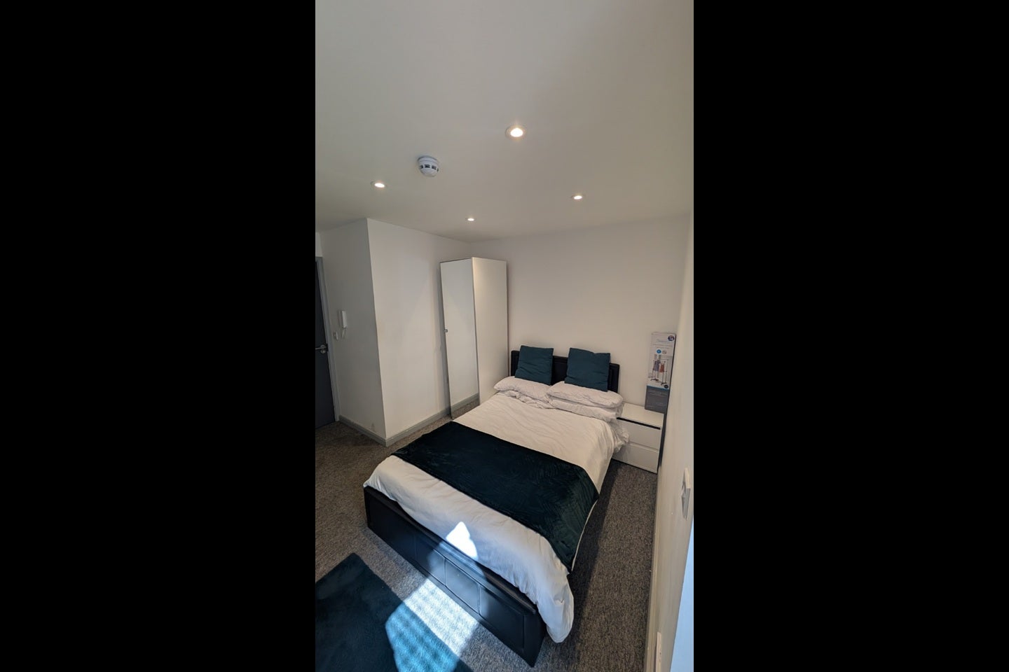 Room Market Street in Watford