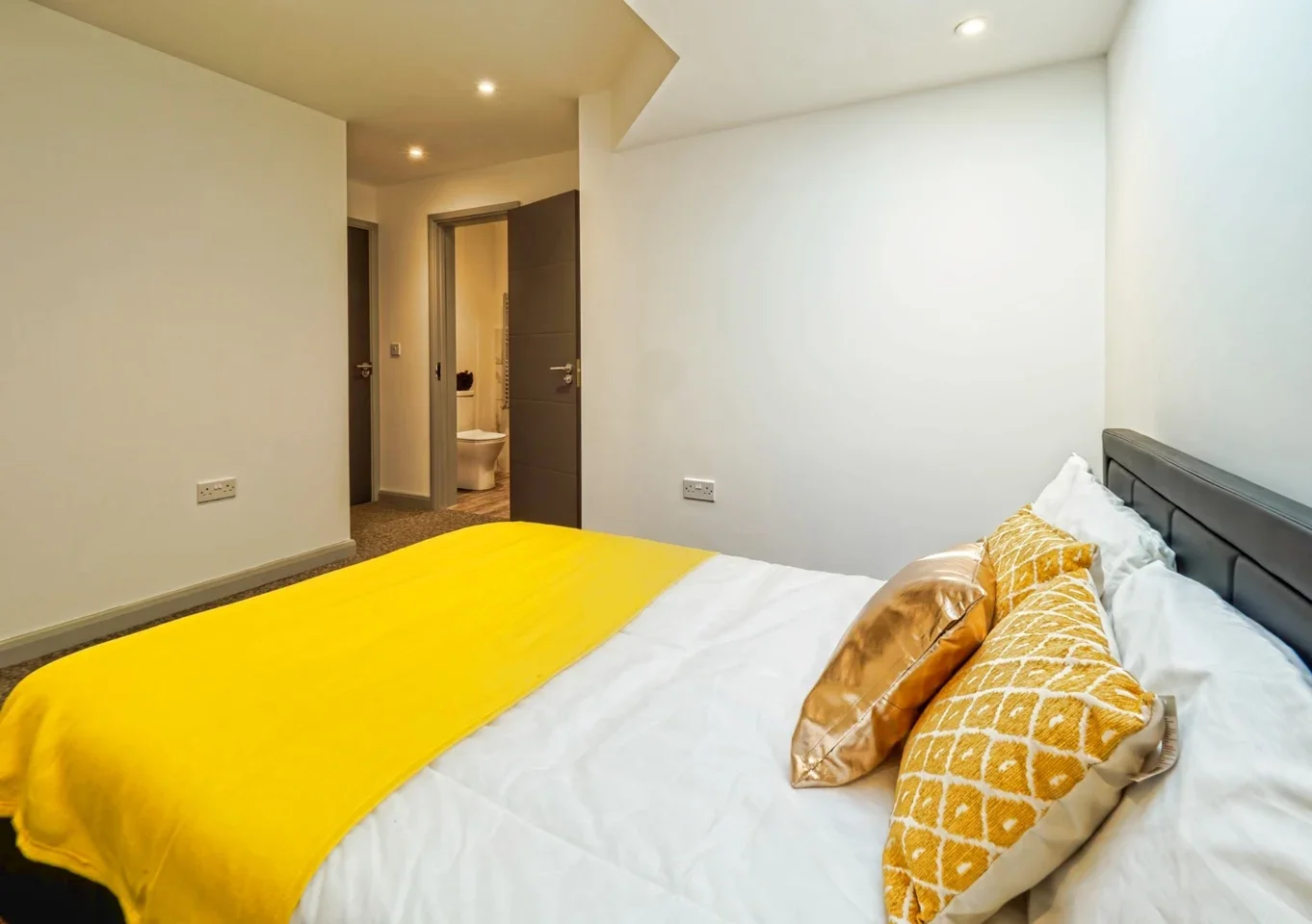 Room Market Street in Watford
