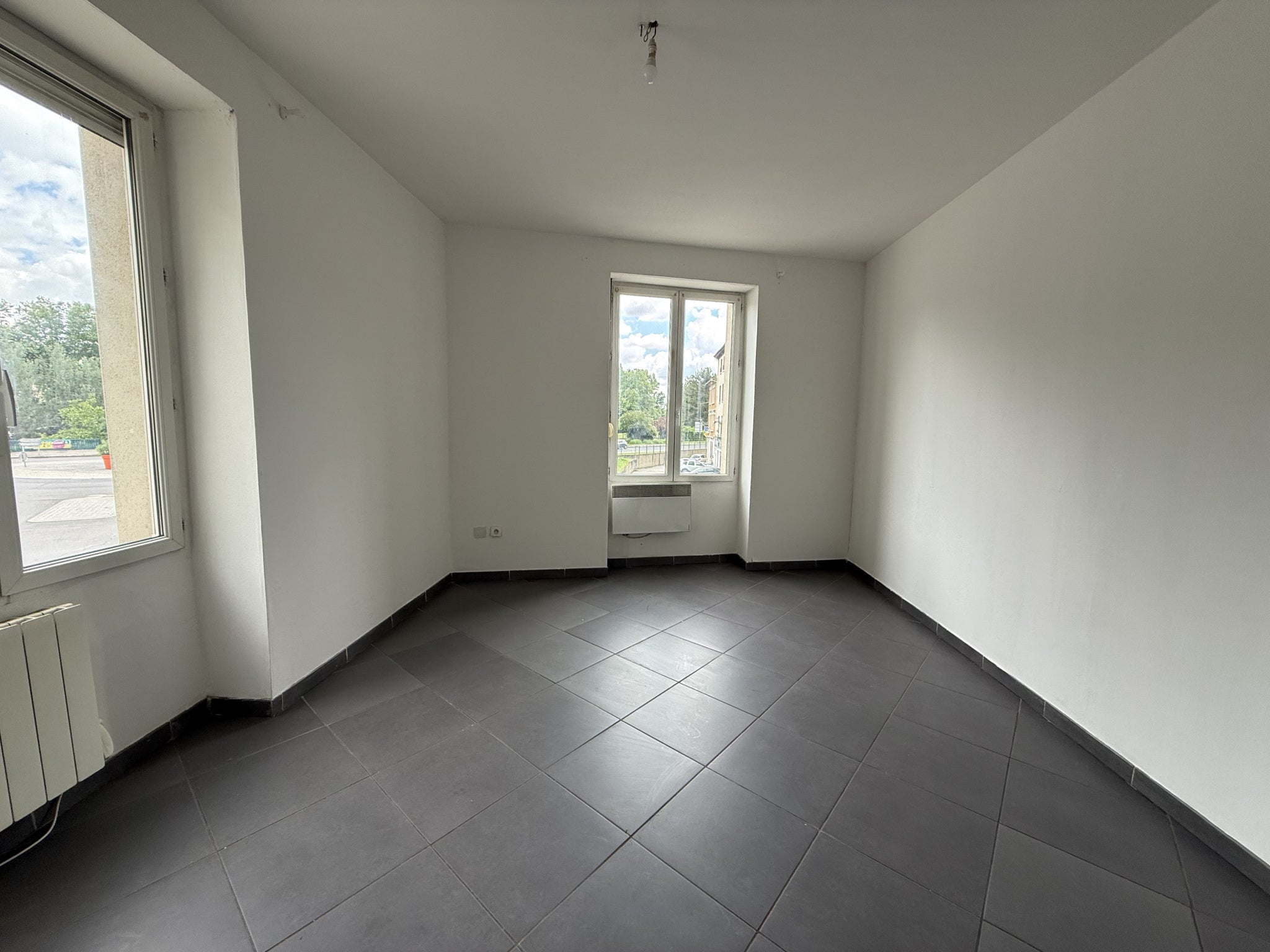 Flat Place Sadi Carnot in Givors