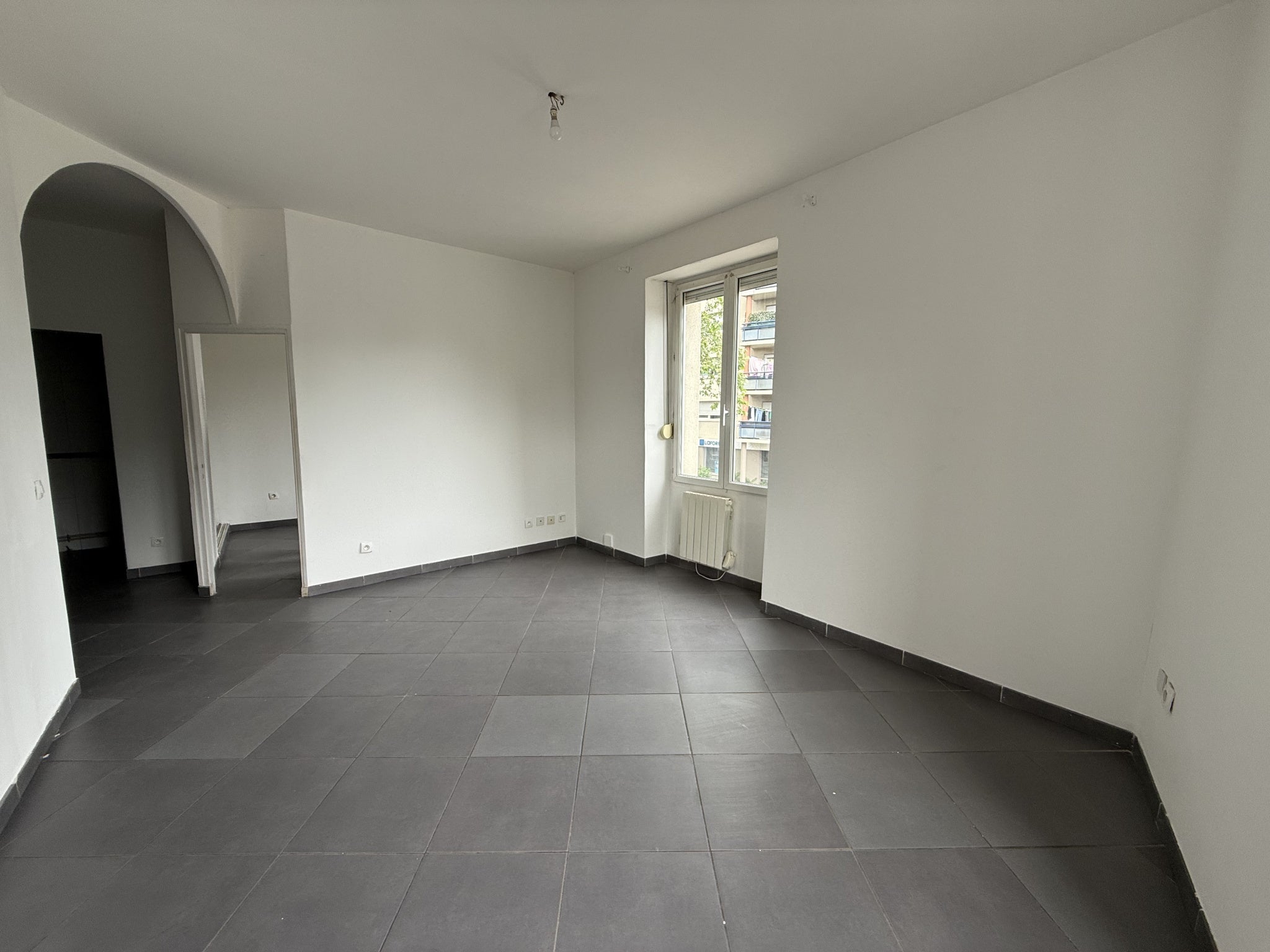 Flat Place Sadi Carnot in Givors