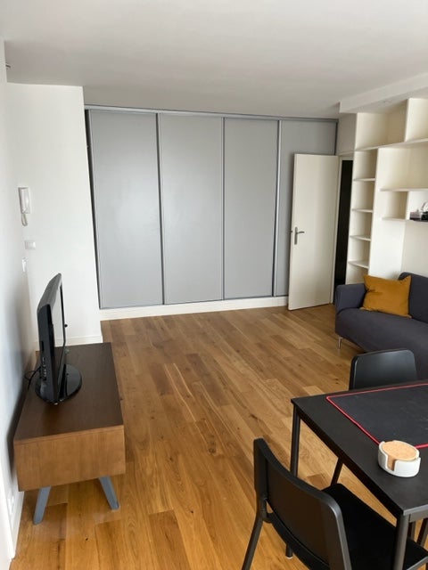 Flat Rue de Picpus in Paris