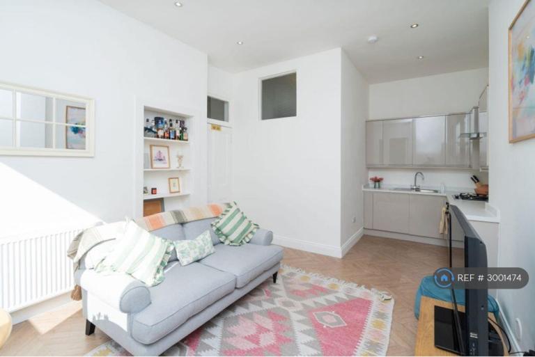 Flat Lochrin Terrace in City of Edinburgh