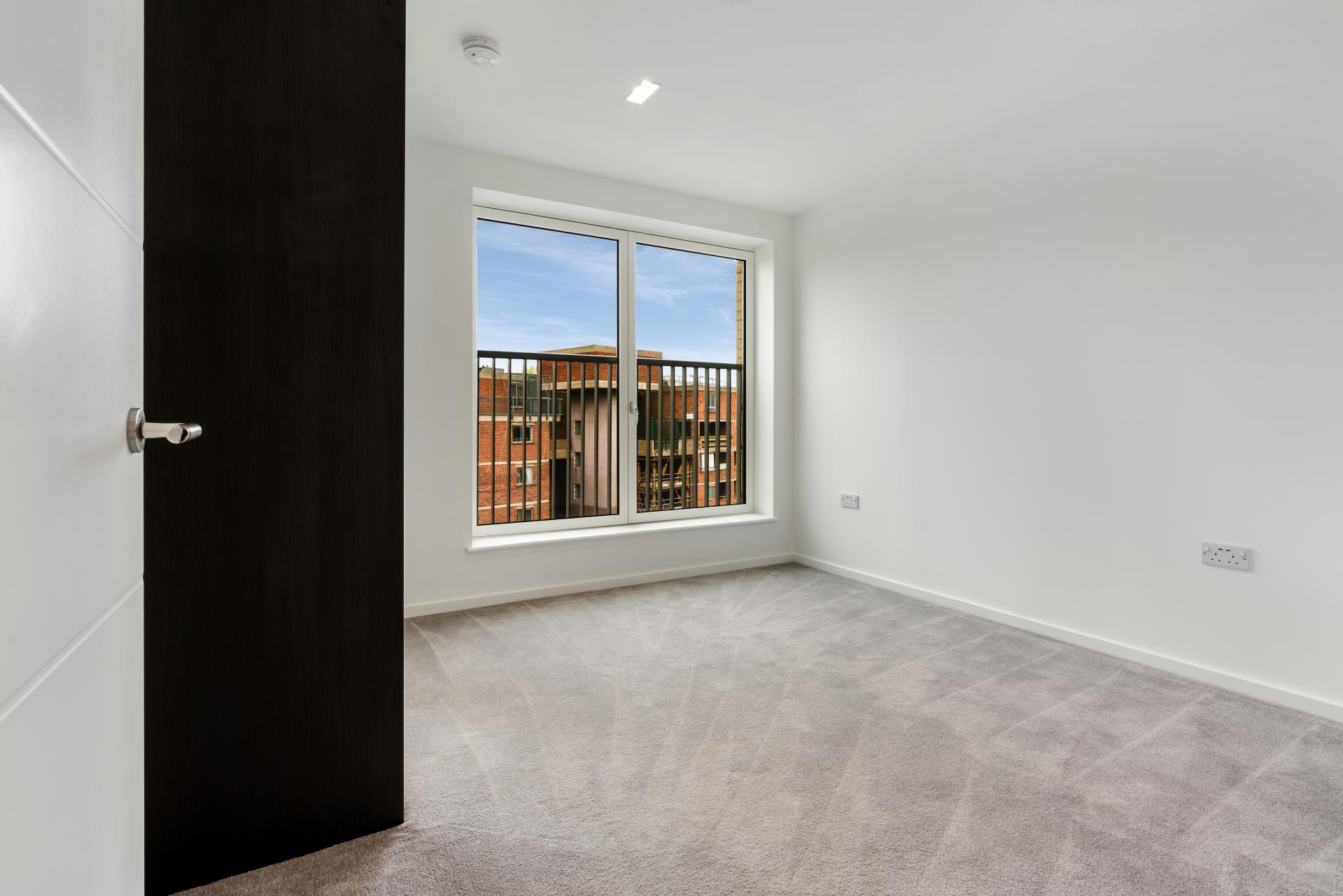 Flat Wornington Road in Greater London