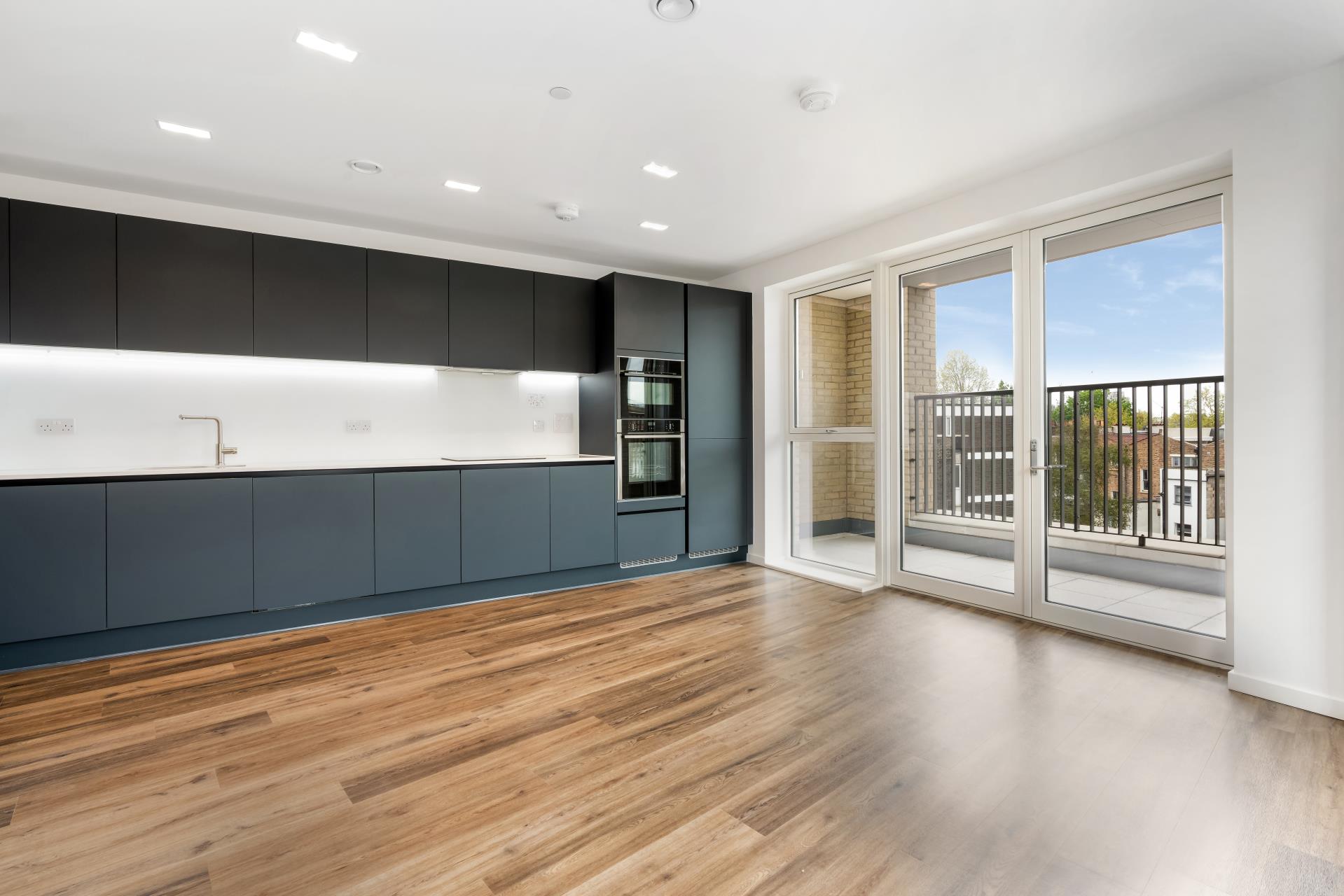 Flat Wornington Road in Greater London