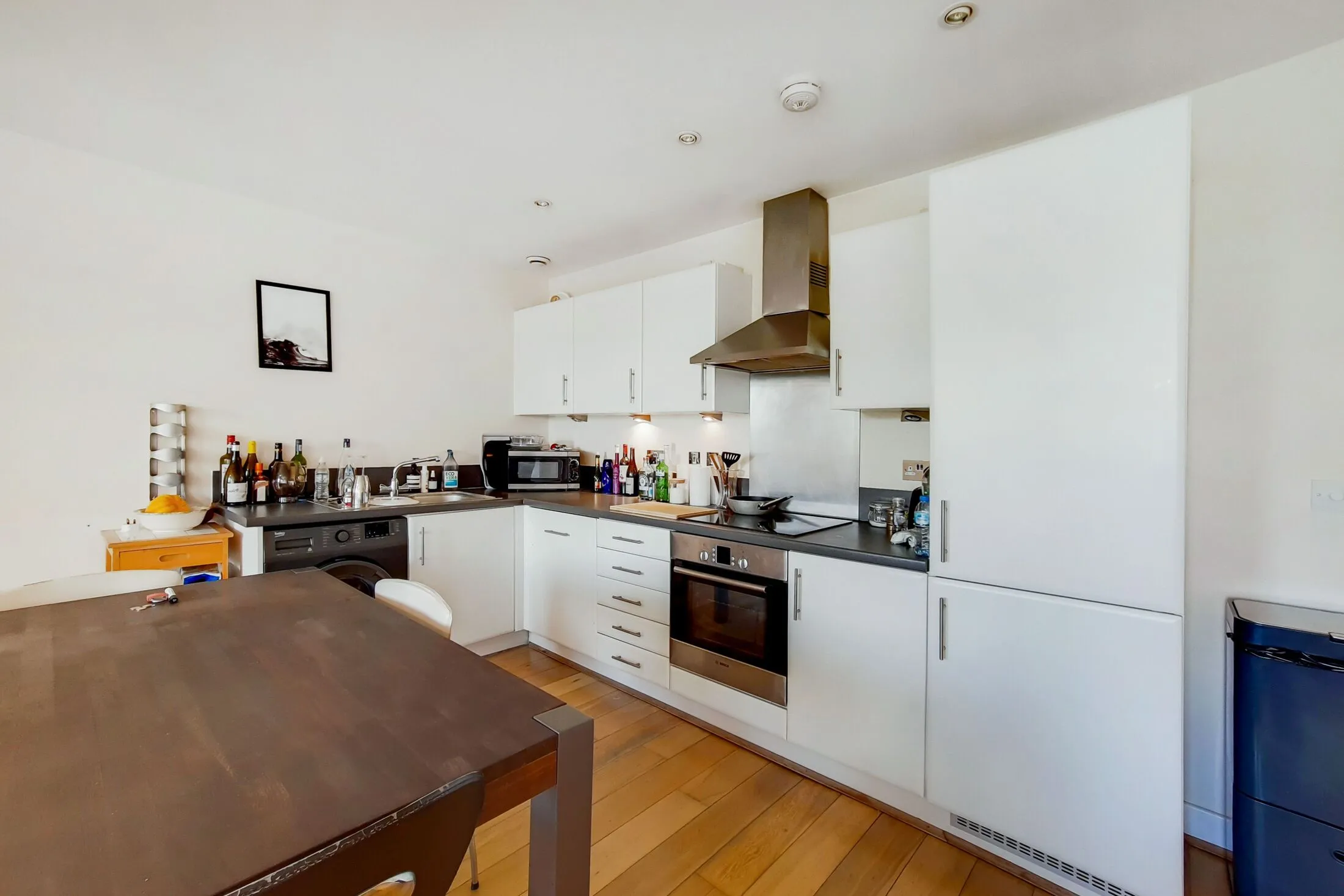 Flat Meath Crescent in Greater London