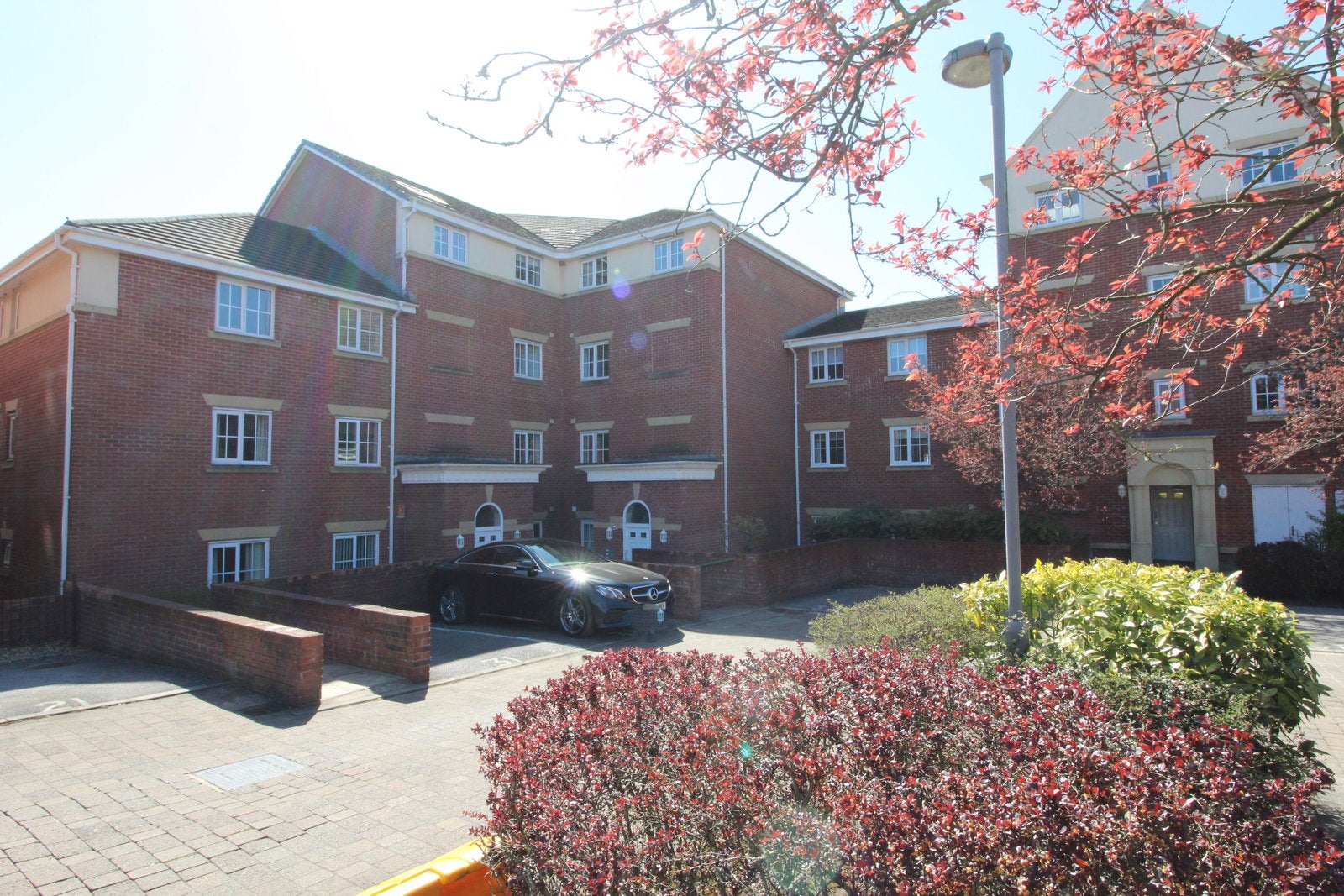 Flat Walmersley Road in Bury