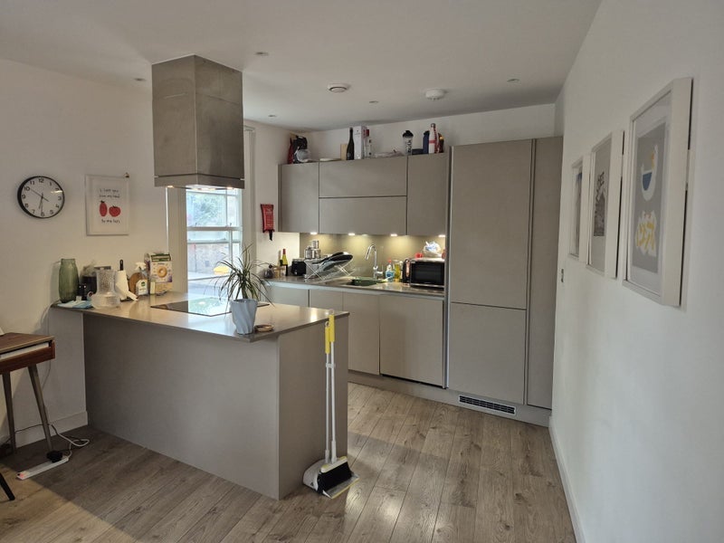 Room The Pavilions Way in Greater London