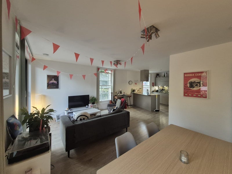 Room The Pavilions Way in Greater London