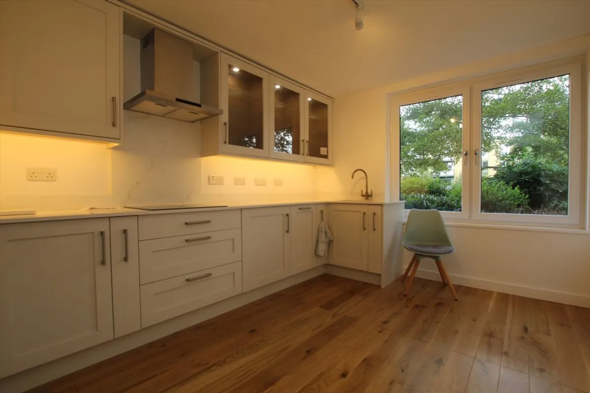 Flat Justin Close in Greater London