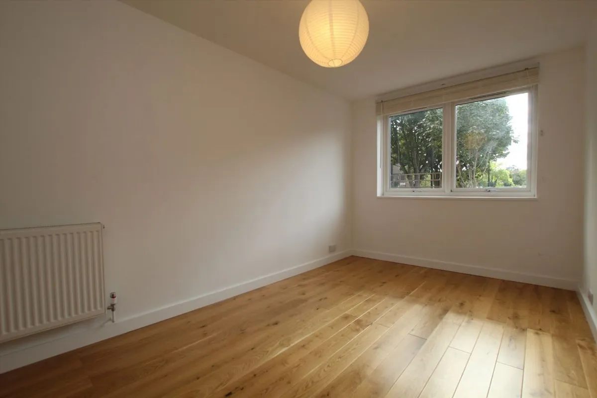 Flat Justin Close in Greater London