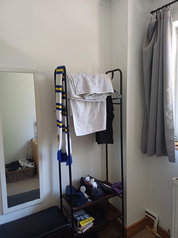Room Warner Road in Greater London