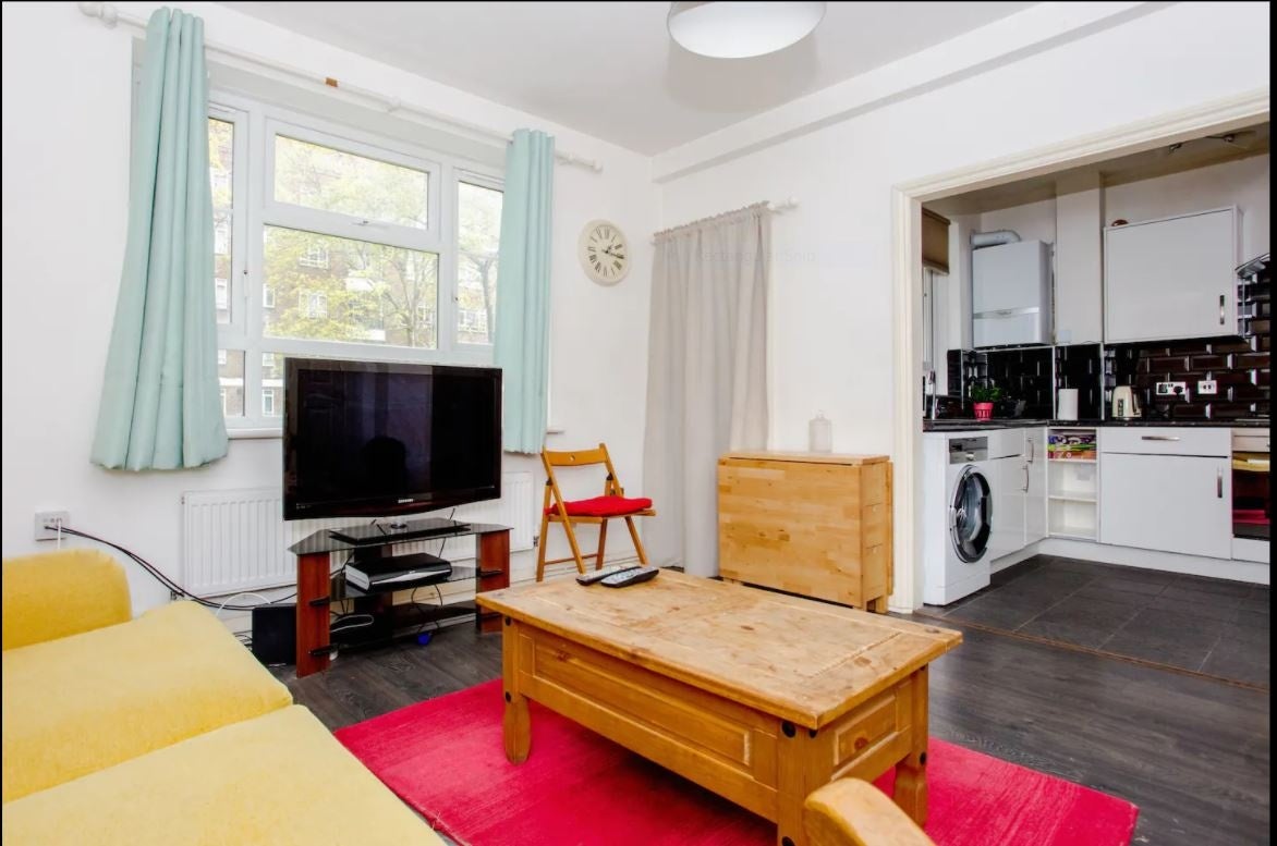 Flat Mackenzie Close in Greater London