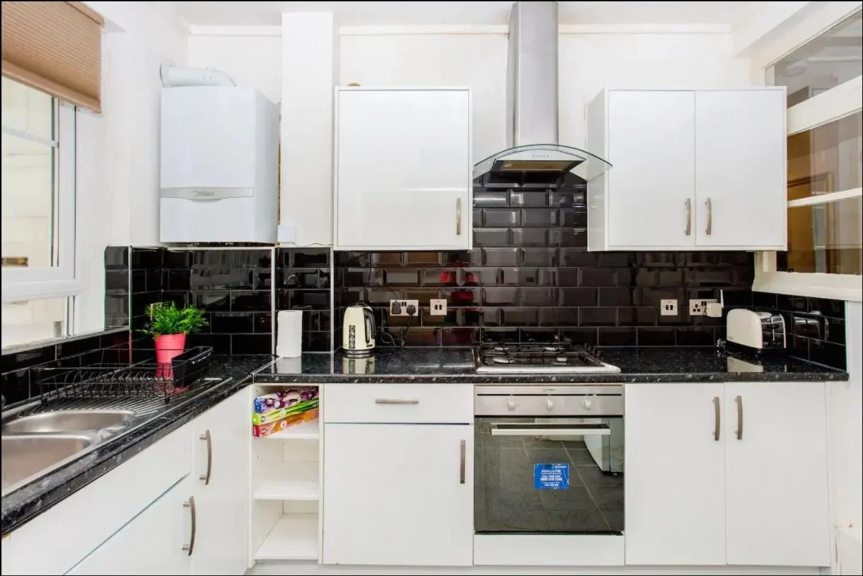 Flat Mackenzie Close in Greater London