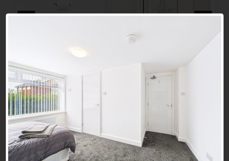 Room Midville Walk in Middlesbrough