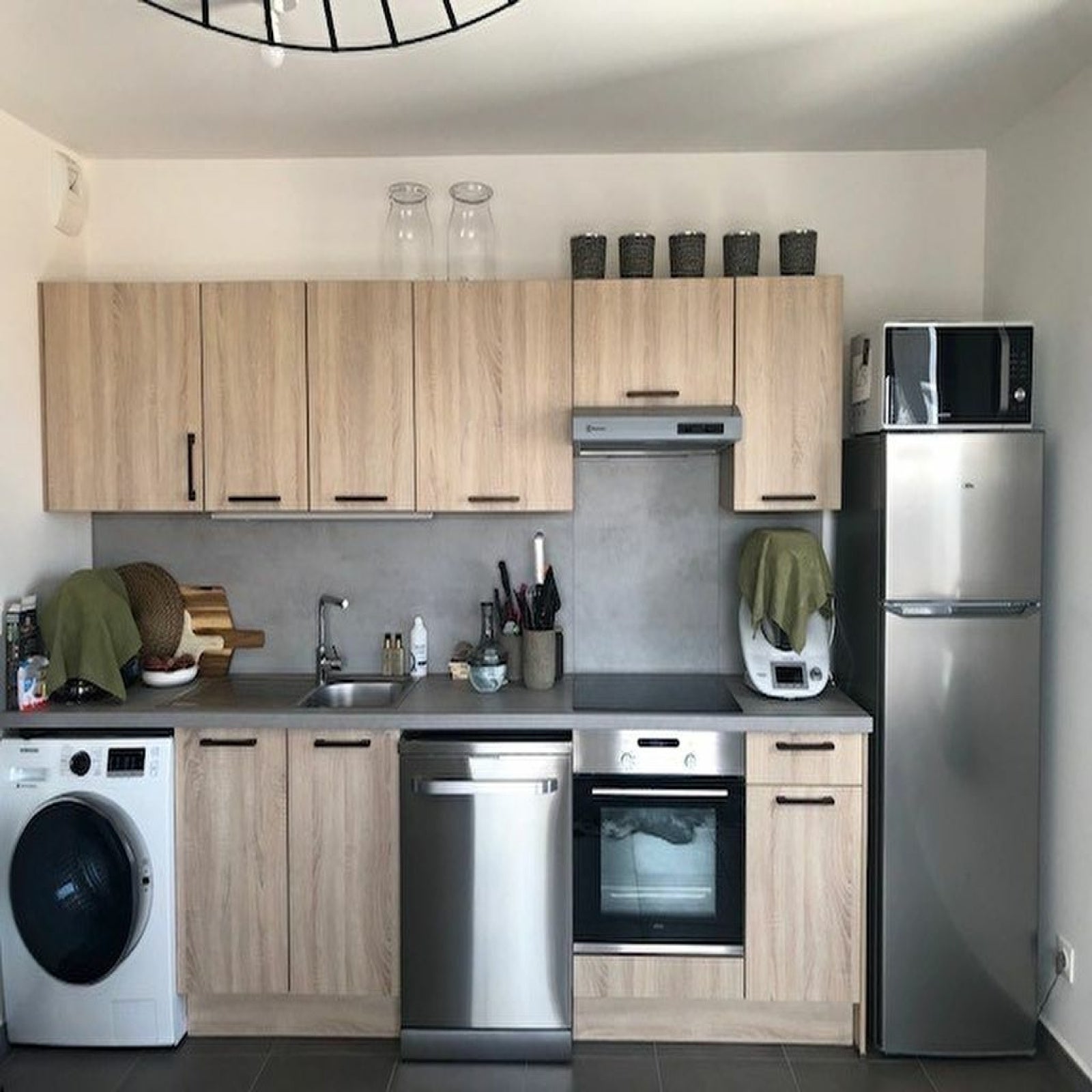 Flat Rue Chantal Sandrin in Lyon