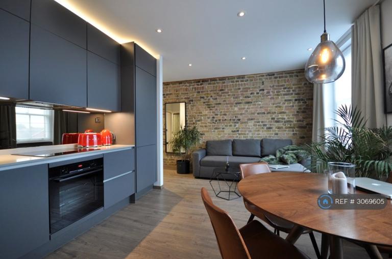 Flat Winsor Terrace in Greater London