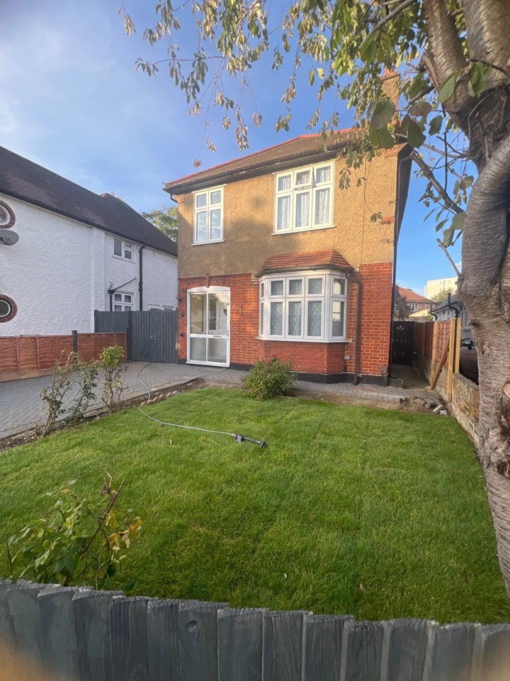 House Lampton Avenue in Greater London