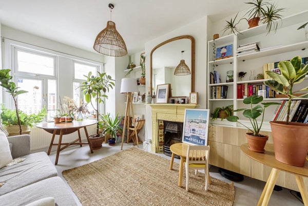 House Chapter Road in London