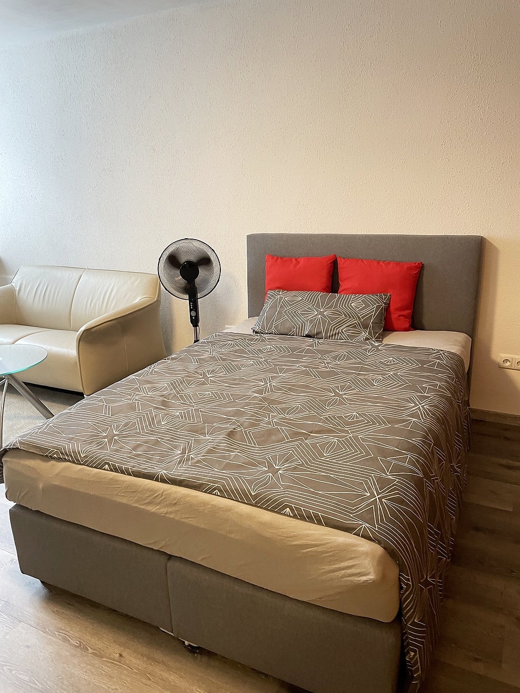 Zimmer Siegburger Straße in Köln