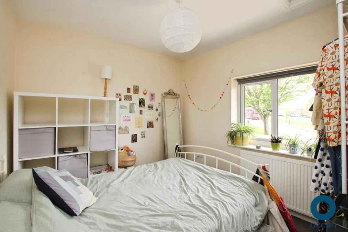 Flat Ilminster Avenue in Bristol