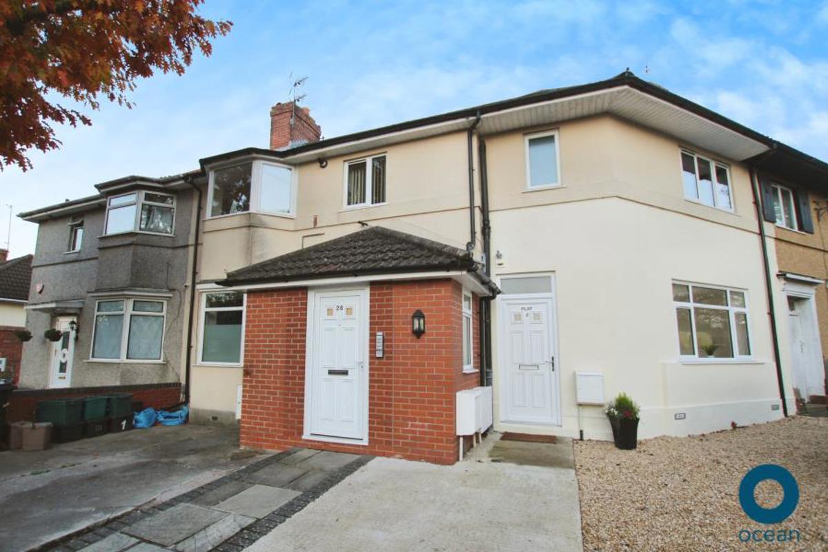 Flat Ilminster Avenue in Bristol