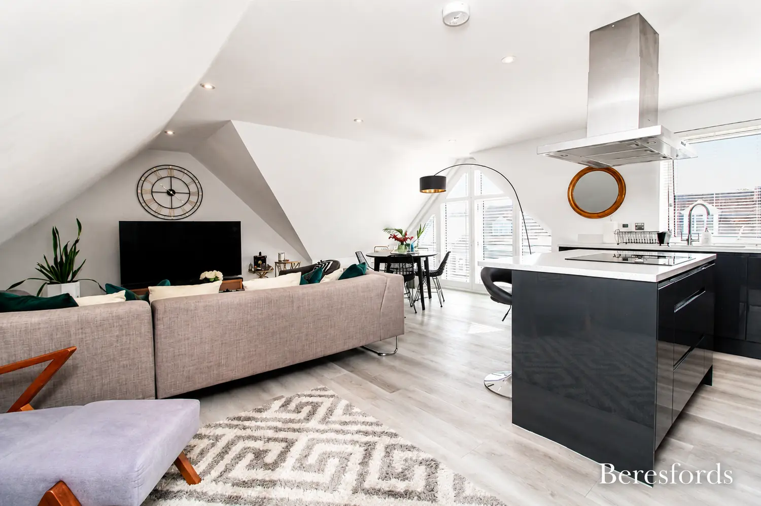 Flat Crossways in Brentwood