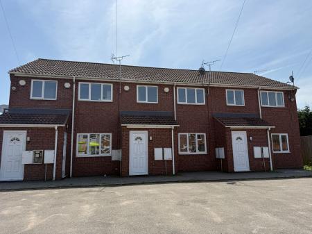 Flat Mcintyre Court in West Lindsey