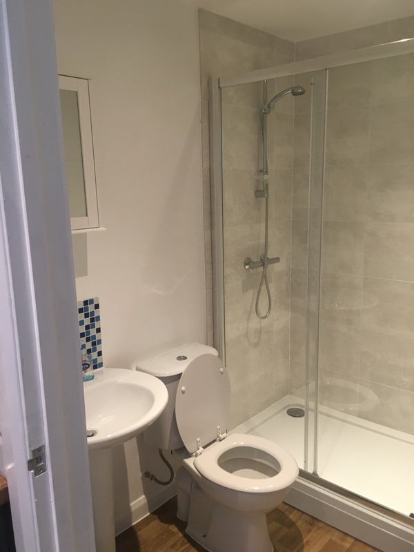 Flat Highnam Close in Bristol