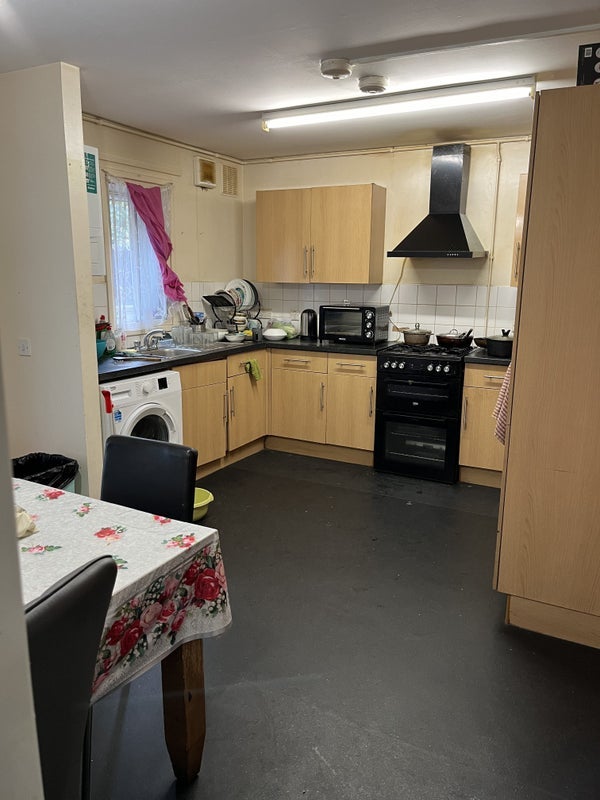 Room Gaywood Street in Greater London