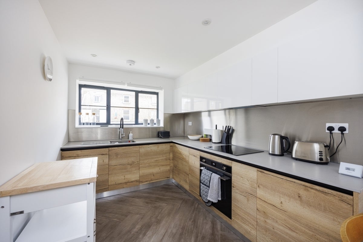 Flat Gloucester Circus in Greater London