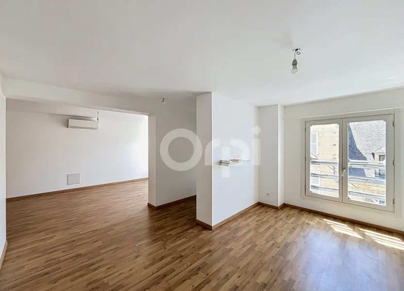 Appartement Place de la Libération à Terrasson-Lavilledieu