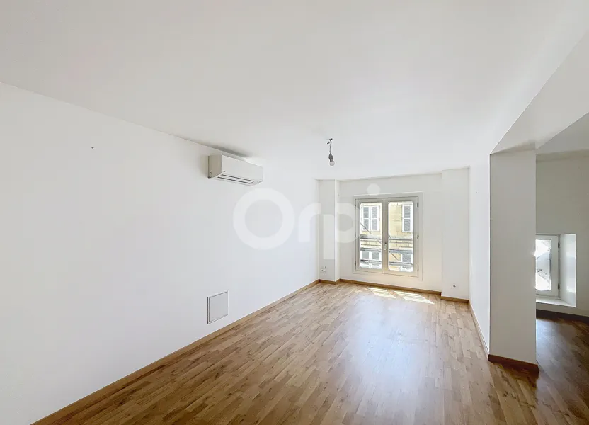 Appartement Place de la Libération à Terrasson-Lavilledieu
